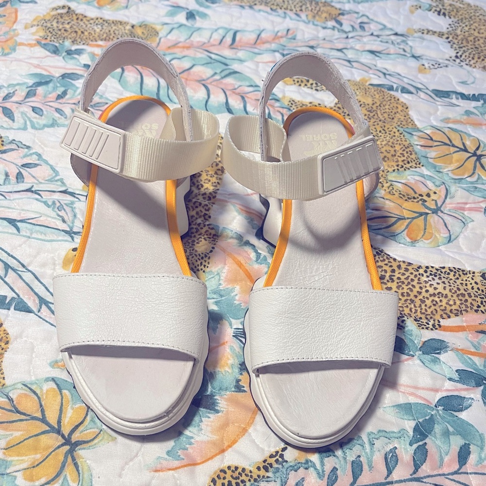 Kinetic Sorel sandals 8
